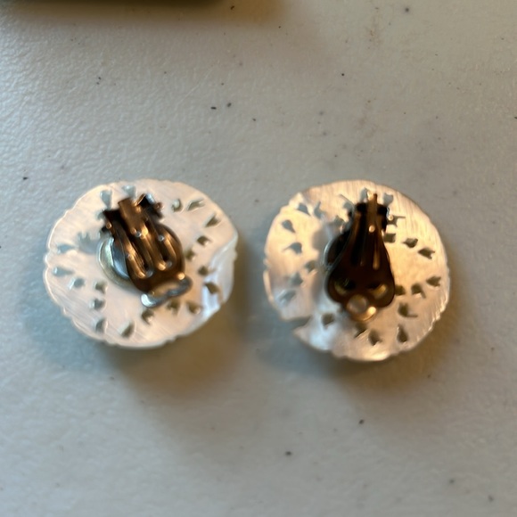 Genuine mother of pearl clip earrings, round with star - made in the holy land - Picture 7 of 8